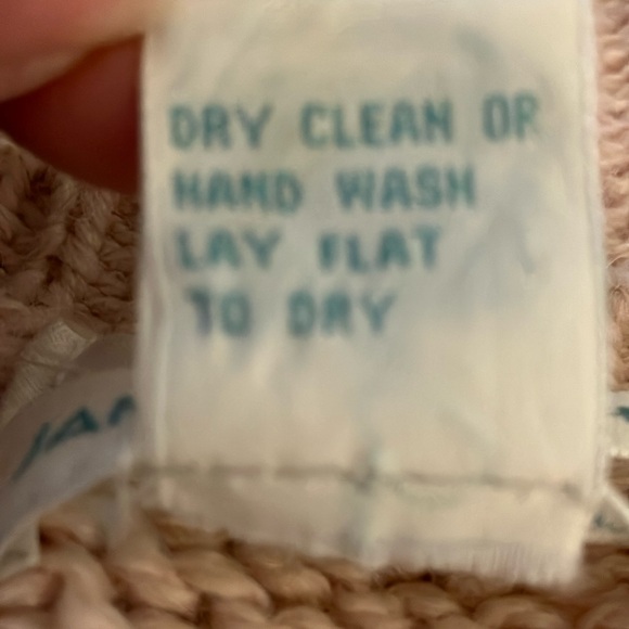 👁️3/$15 Vintage Pink and Blue V-Neck Argyle Hand Knitted Sweater Vest - Picture 7 of 7